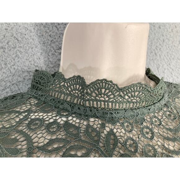 Women's M‎ Green Lace Mock Neck Short Sleeve Blouse - Picture 8 of 11
